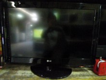 [8成新] 中古LG液晶32吋色彩鮮艷電視有輕微破損