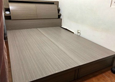 二手雙人床架出售 近全新雙人床架 可收納 送枕頭 591居家 家具