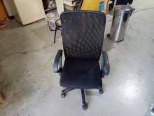 [9成新] 黑色高背扶手升降電腦椅H0435電腦桌/椅無破損有使用痕跡
