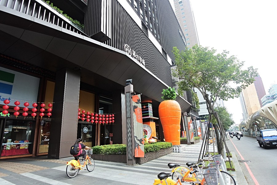 可以吹冷氣的菜市場?!-「第六市場」