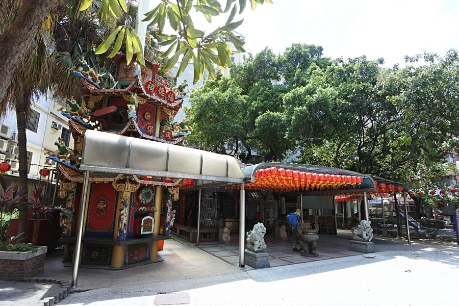 基地附近的土地公小廟