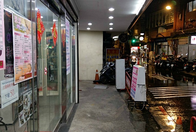 店面門口騎樓出租 適合小吃攤做生意 新北店面出租 4坪 新北591租屋網